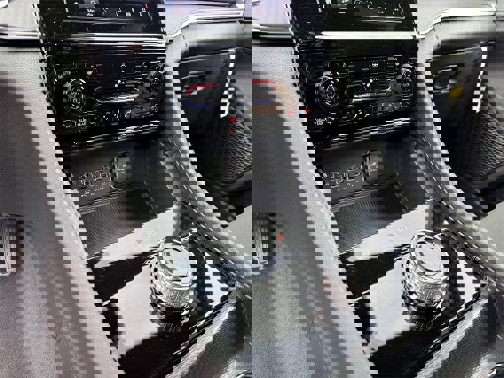 New 2025 Jeep Grand Cherokee L Laredo w/ Luxury Tech Group I image 26