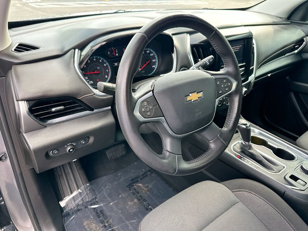 Used 2020 Chevrolet Traverse LT FWD image 9