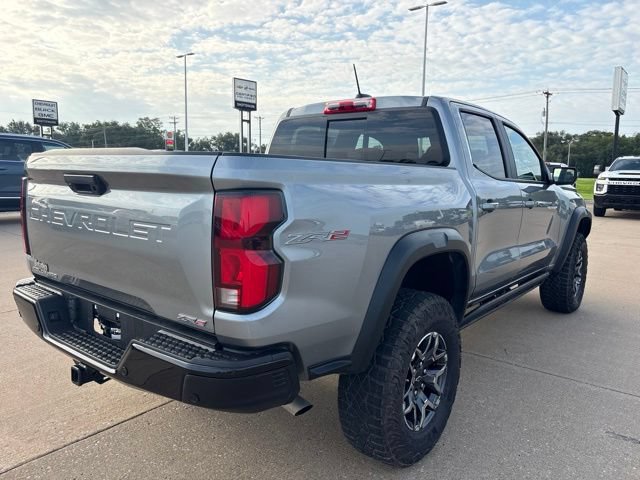 Used 2026 Chevrolet Colorado ZR2 w/ Technology Package AWD/4WD image 3