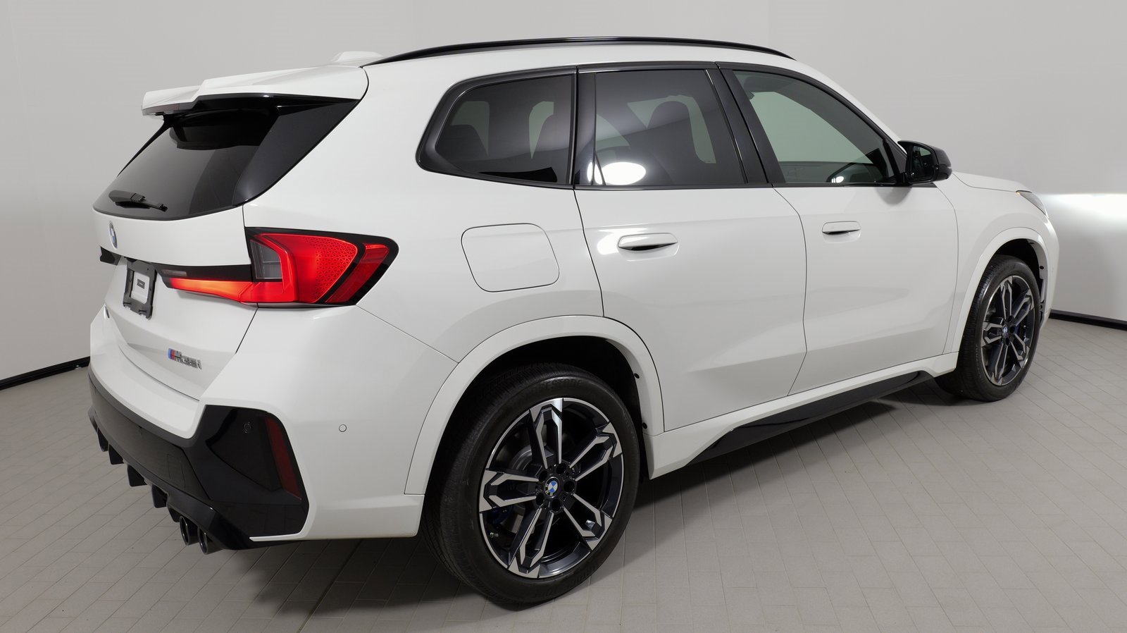 Used 2024 BMW X1 M35i w/ Premium Package image 13