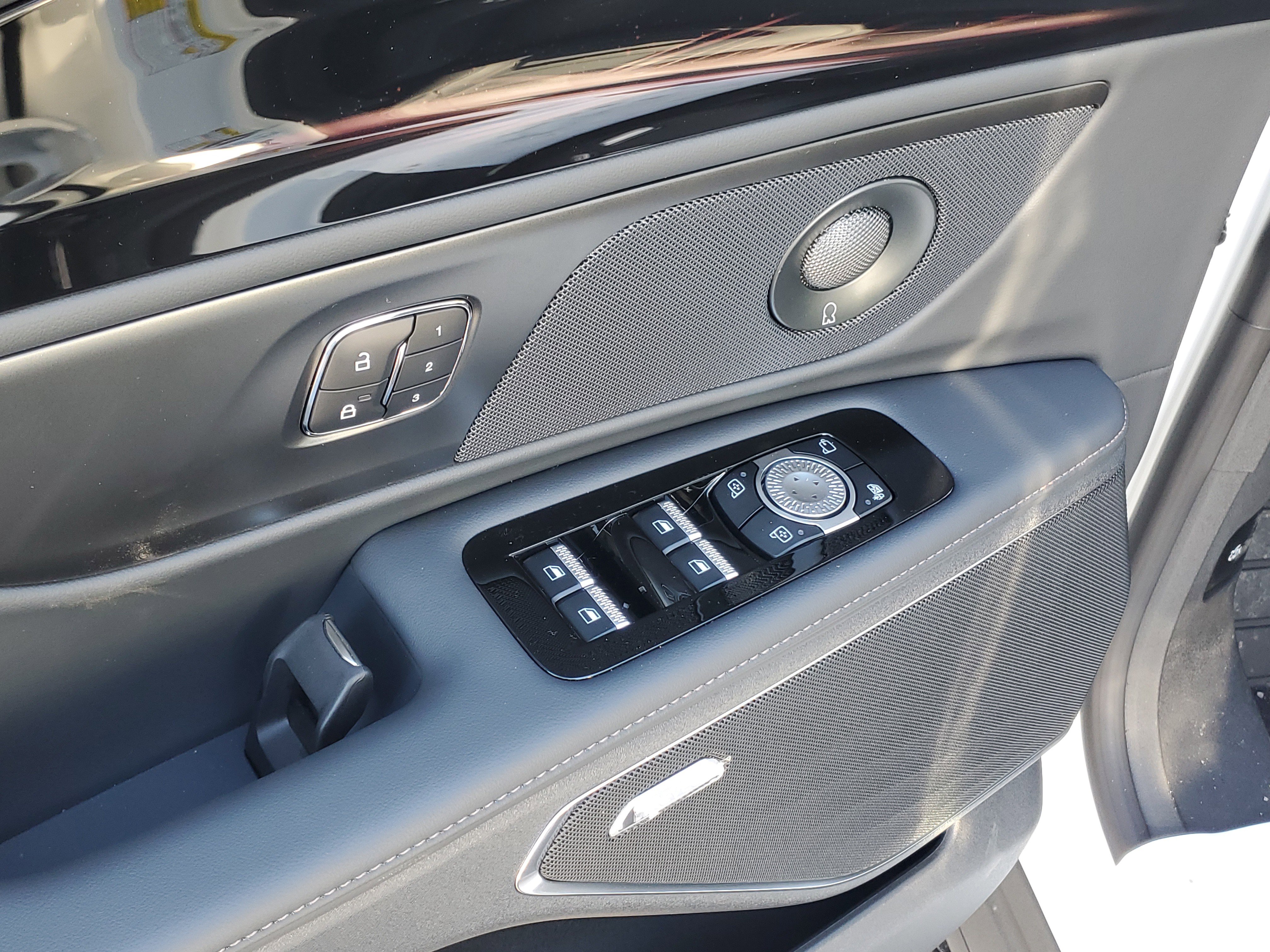 New 2026 Lincoln Nautilus Reserve w/ Jet Appearance Package image 9