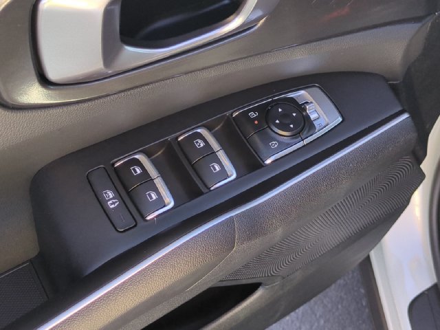 Certified 2026 Kia Sorento LX FWD image 13
