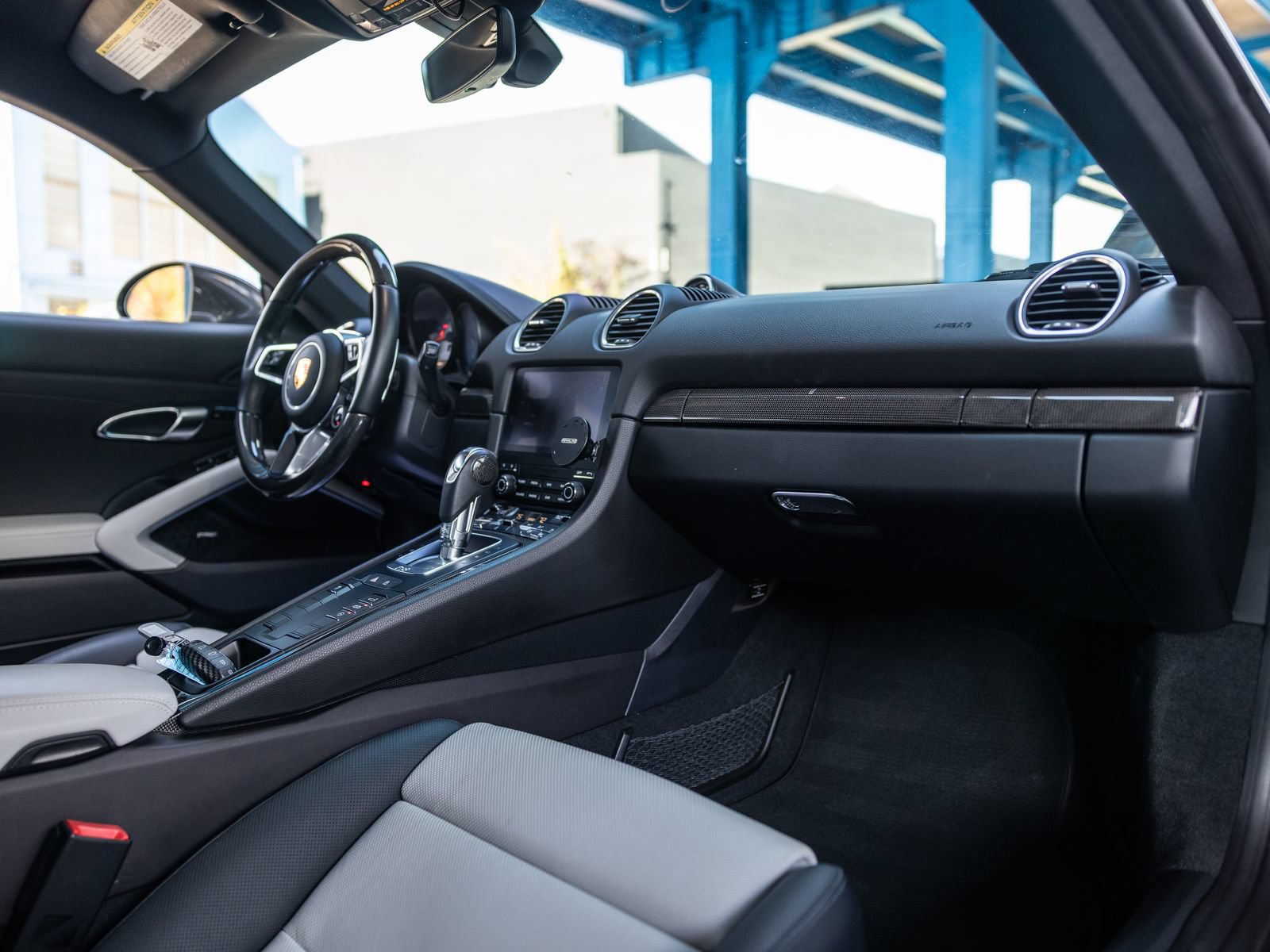 Certified 2024 Porsche 718 Cayman S RWD image 31