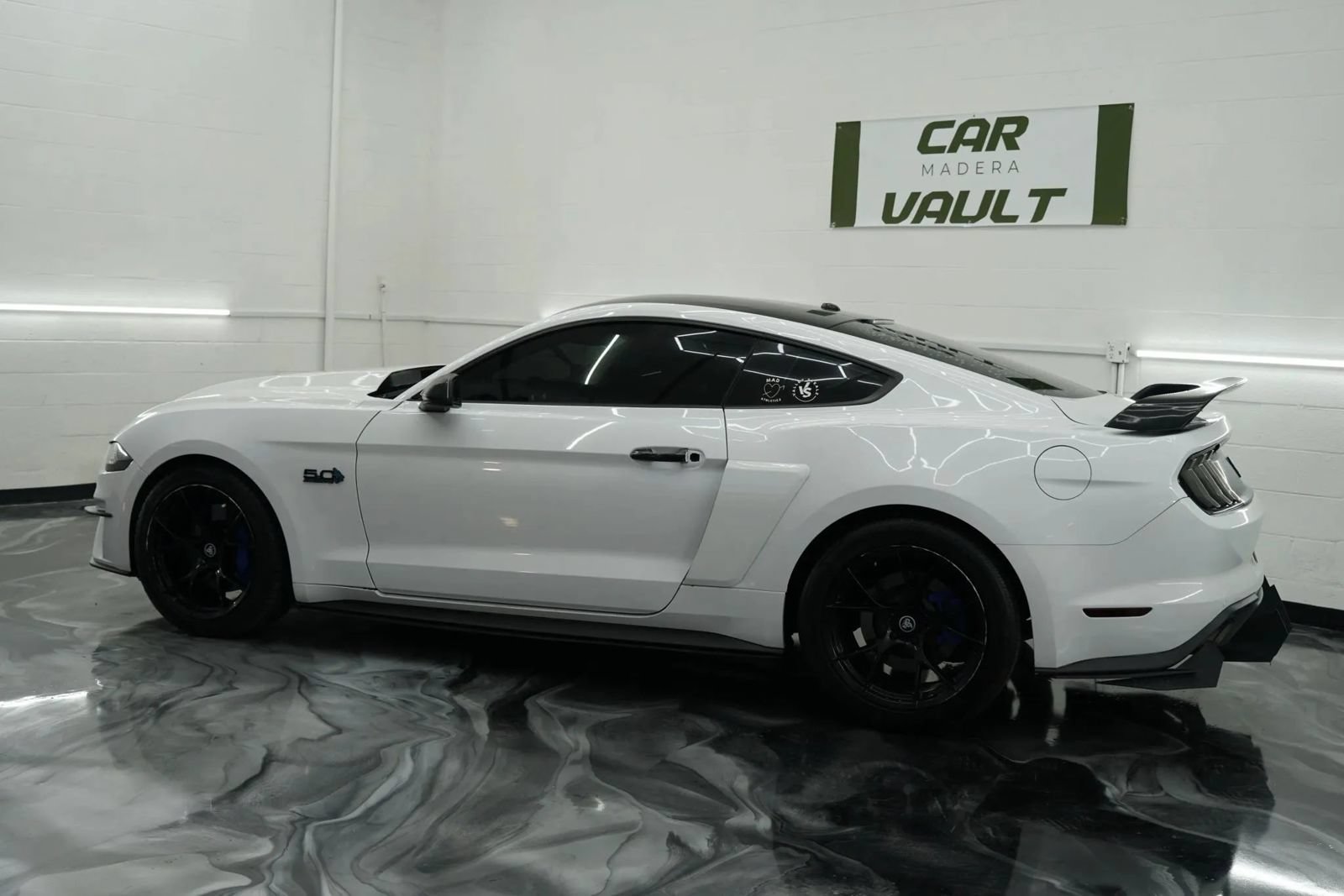 Used 2019 Ford Mustang GT Premium w/ Equipment Group 401A RWD image 17