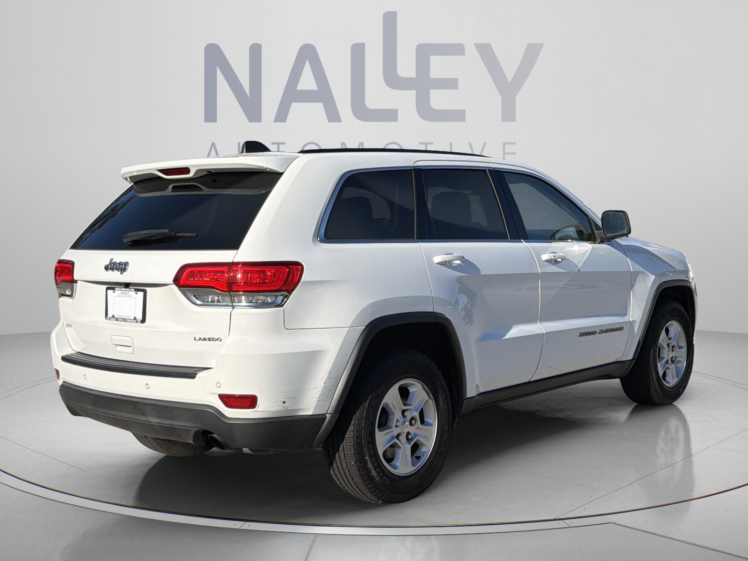 Used 2017 Jeep Grand Cherokee Laredo RWD image 5
