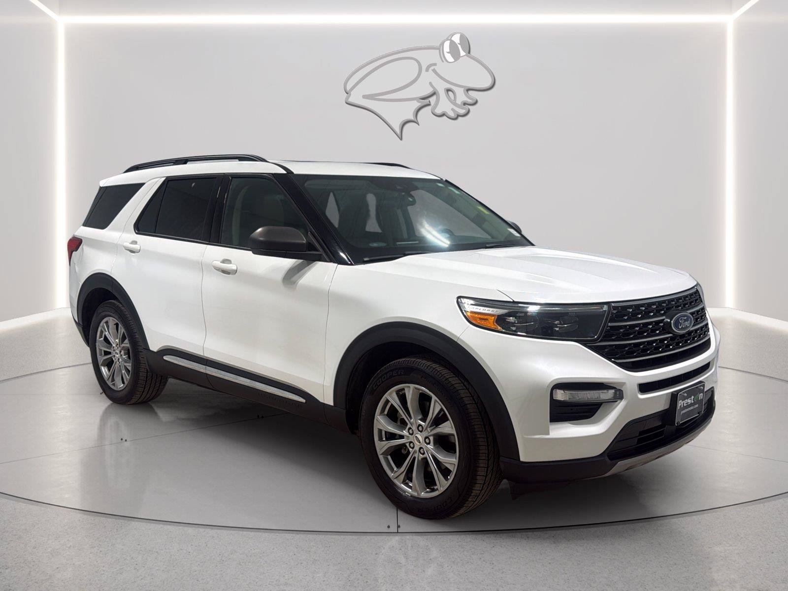 Used 2021 Ford Explorer XLT w/ Equipment Group 202A AWD/4WD image 7