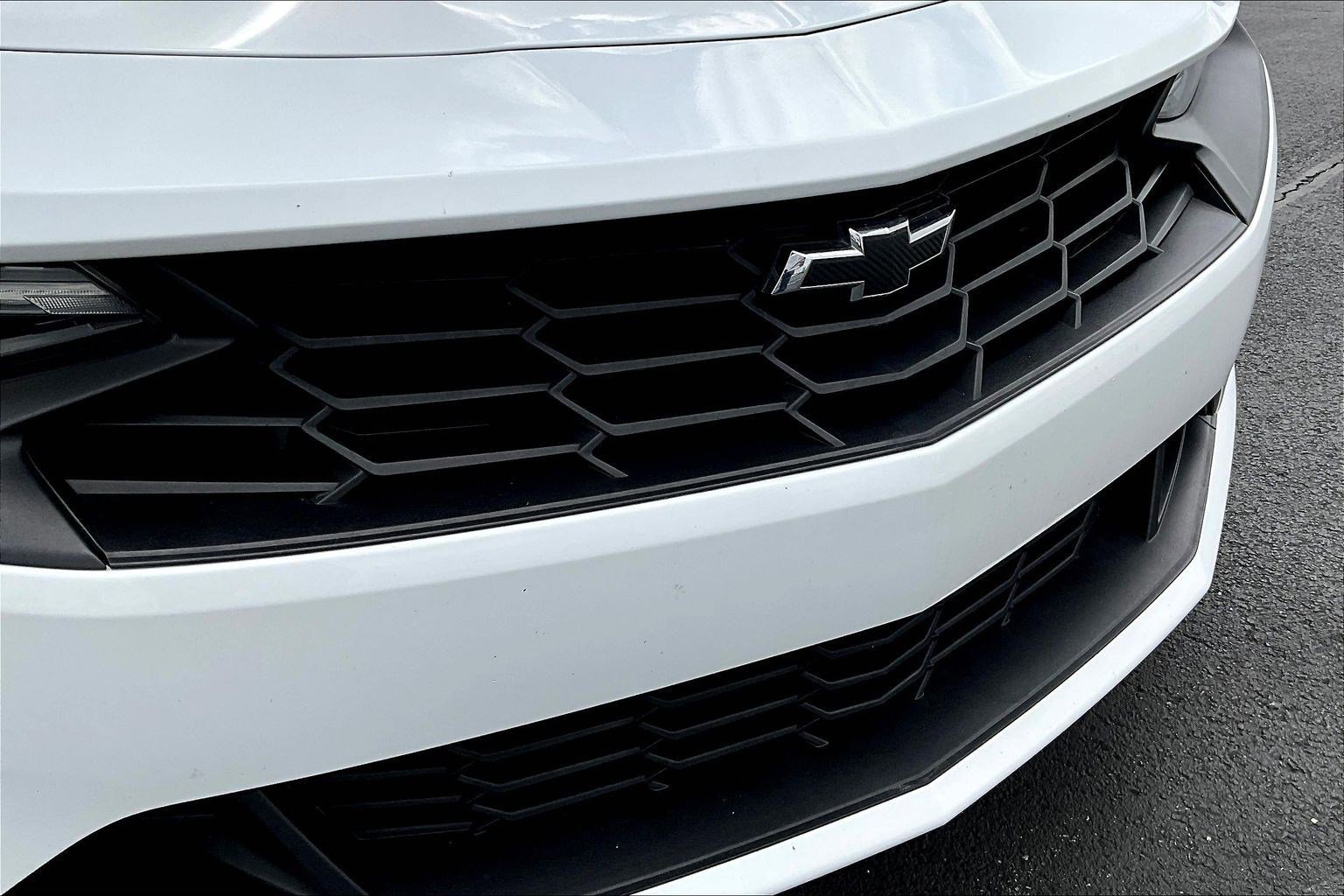 Used 2024 Chevrolet Camaro LT RWD image 31