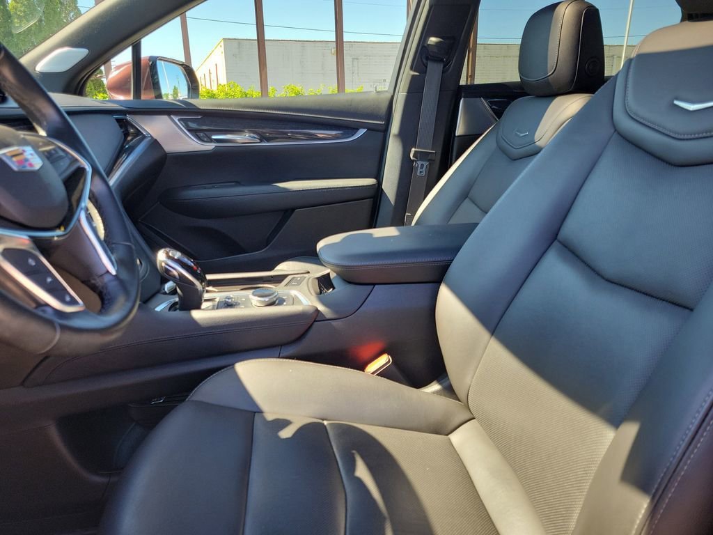Certified 2022 Cadillac XT5 Premium Luxury w/ LPO, Floor Liner Package FWD image 19