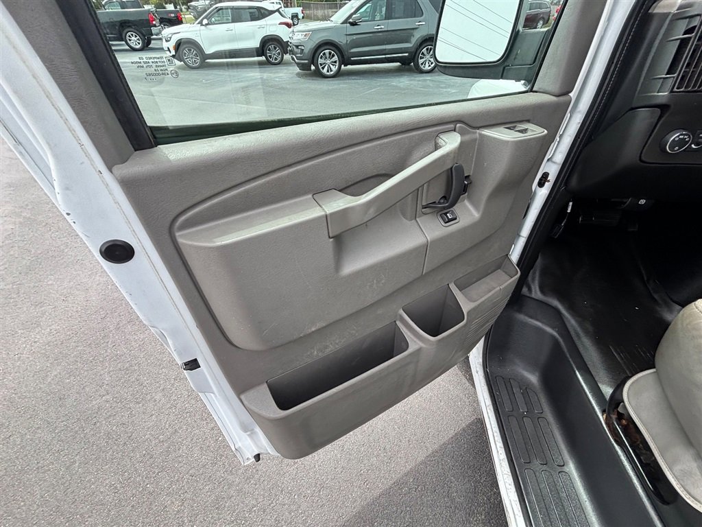 Used 2017 Chevrolet Express 2500 w/ Cold Climate Package RWD image 13
