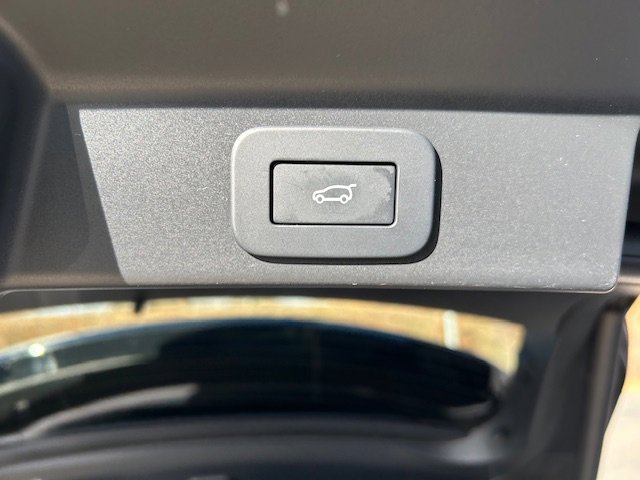 Used 2023 Jaguar F-PACE S image 14