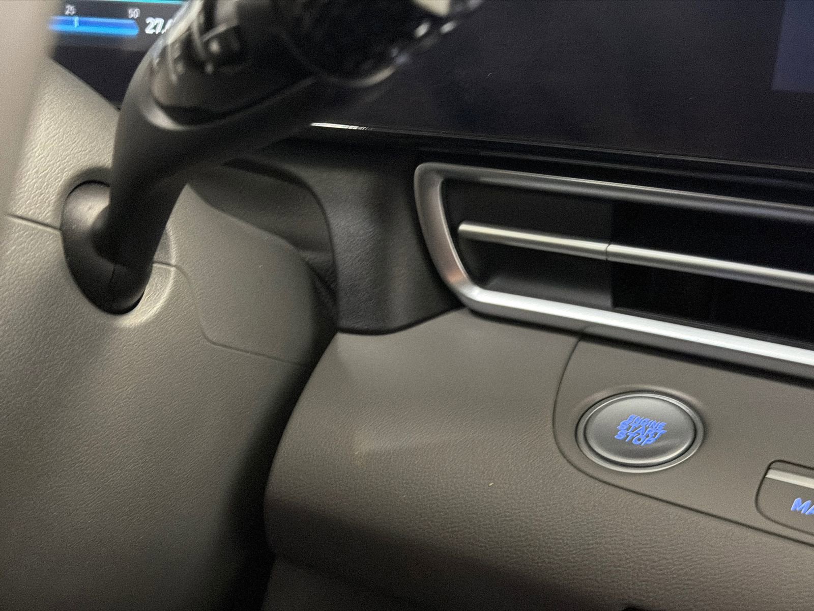 Used 2023 Hyundai Elantra SEL w/ Convenience Package image 25