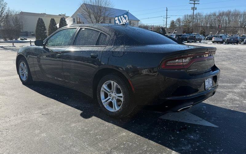 Used 2019 Dodge Charger SXT image 4