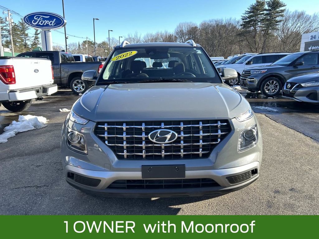 Used 2022 Hyundai Venue SEL image 2
