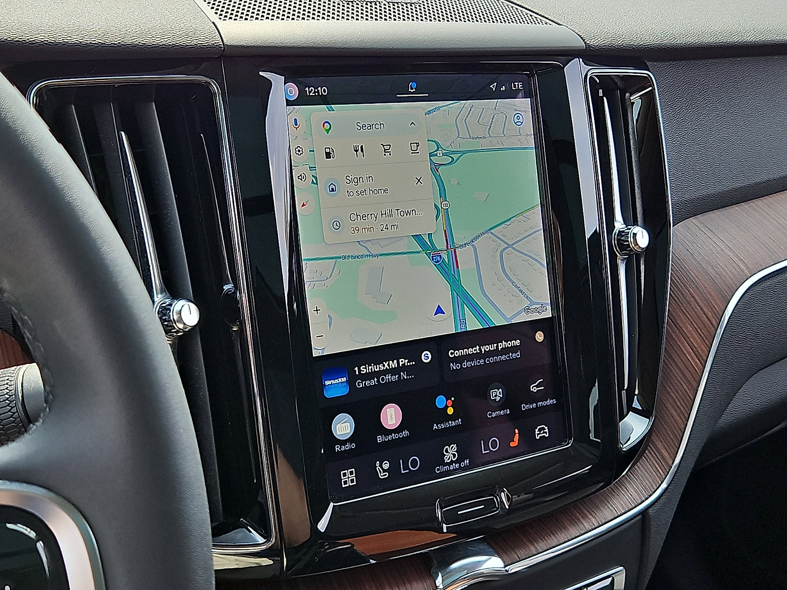 Certified 2023 Volvo XC60 B5 Plus w/ Protection Package Premier image 17