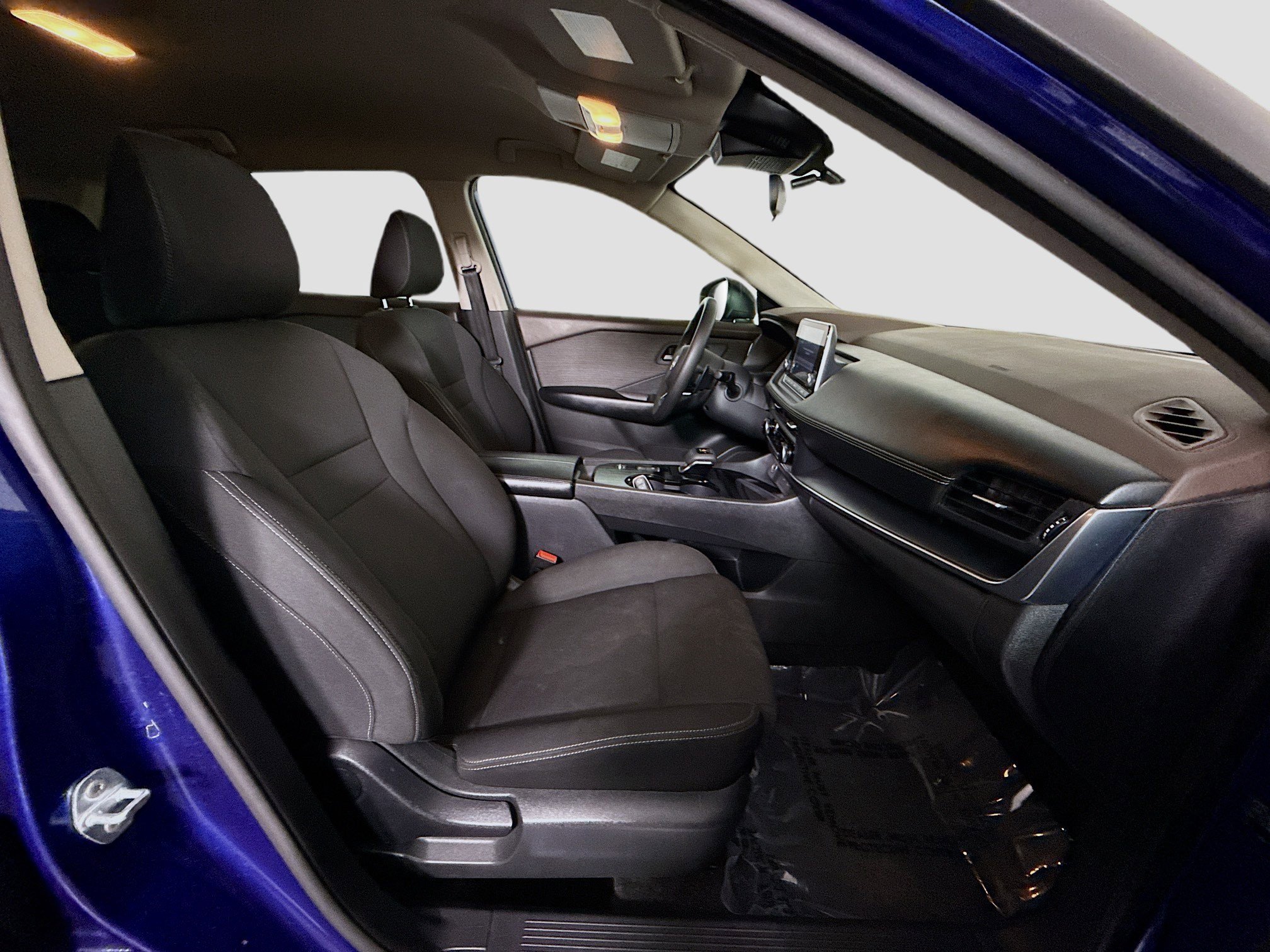 Used 2023 Nissan Rogue S image 29