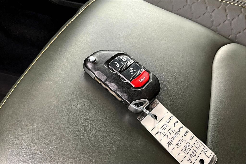 Used 2024 Jeep Wrangler High Altitude AWD/4WD image 36