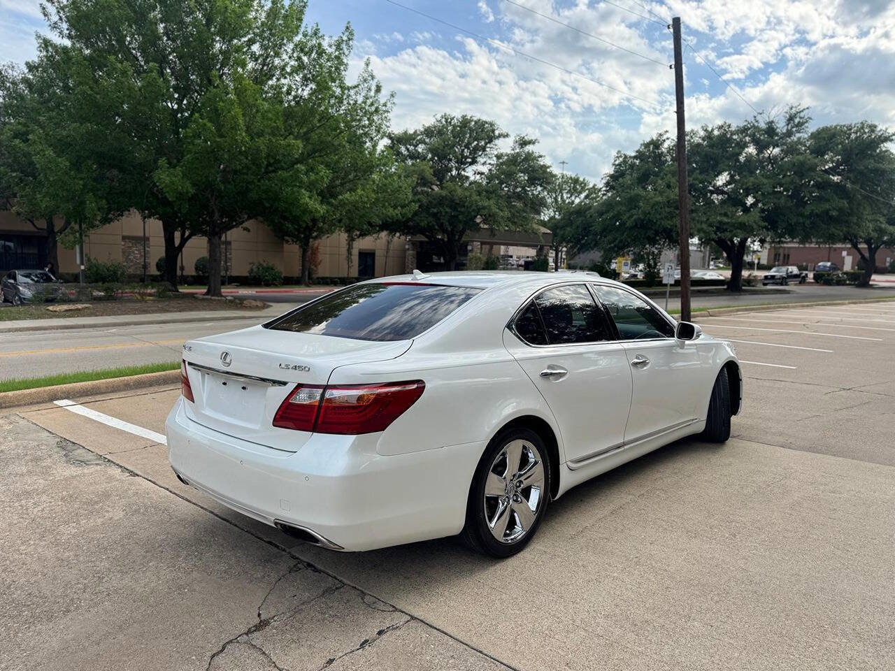 Used 2011 Lexus LS 460 w/ Comfort Pkg RWD image 6