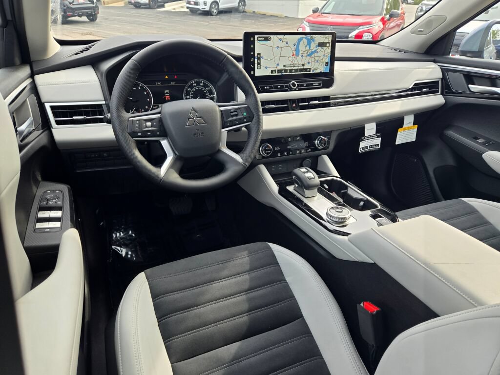 New 2026 Mitsubishi Outlander SE AWD/4WD image 13