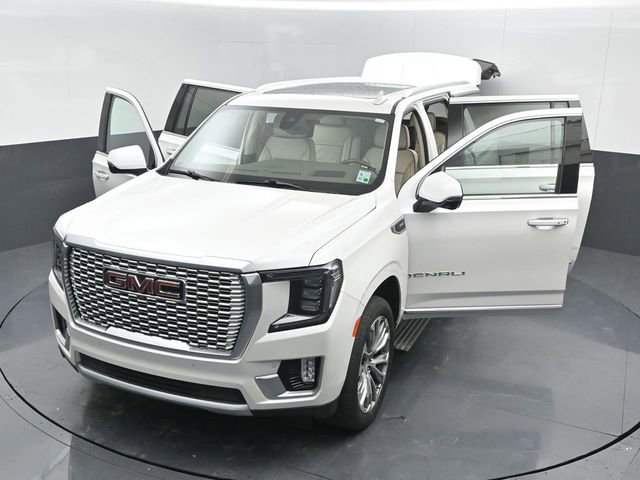 Used 2021 GMC Yukon XL Denali w/ Denali Premium Package image 26