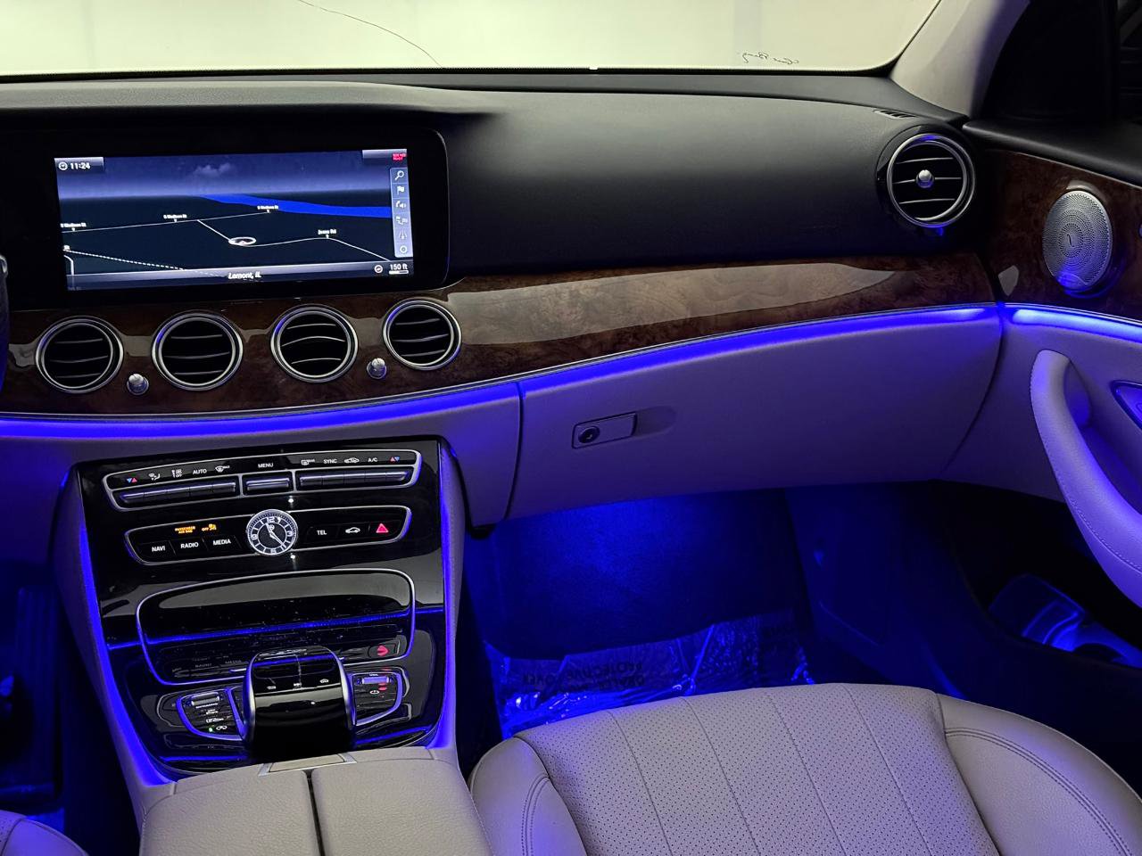 Used 2018 Mercedes-Benz E 300 4MATIC w/ Premium 1 Package image 29