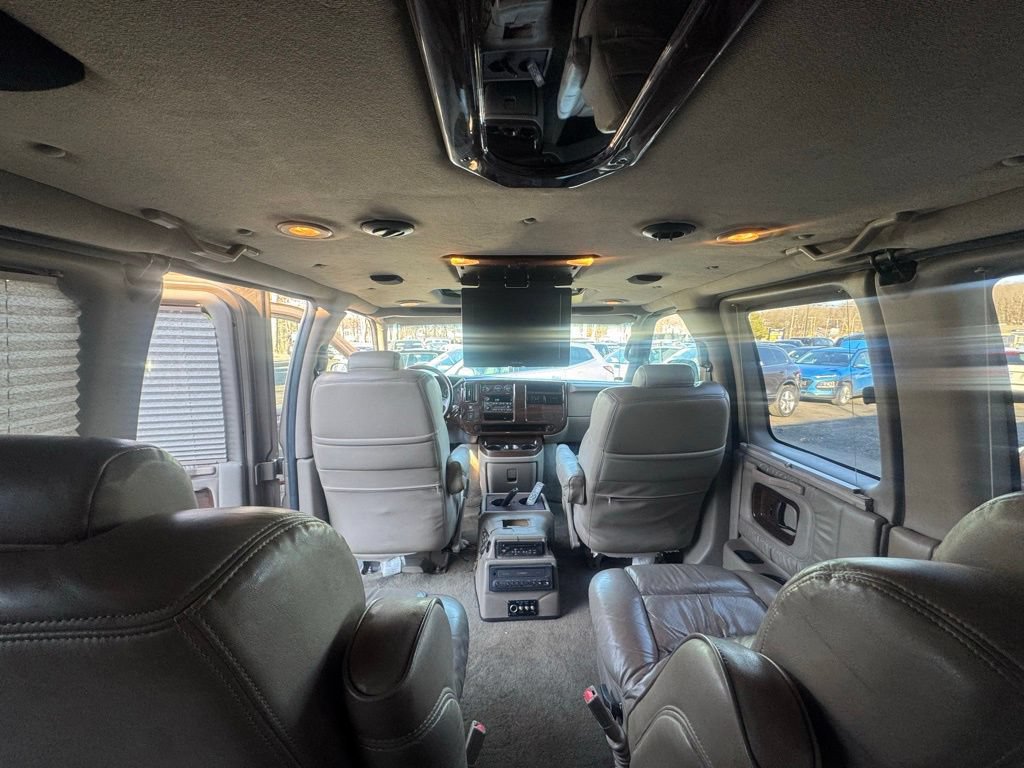 Used 2004 Chevrolet Express 1500 RWD image 21