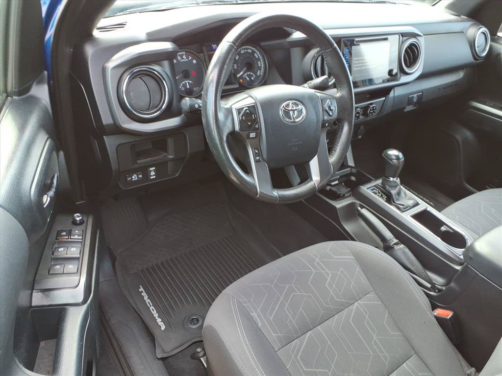 Used 2016 Toyota Tacoma TRD Sport w/ Towing Package AWD/4WD image 18
