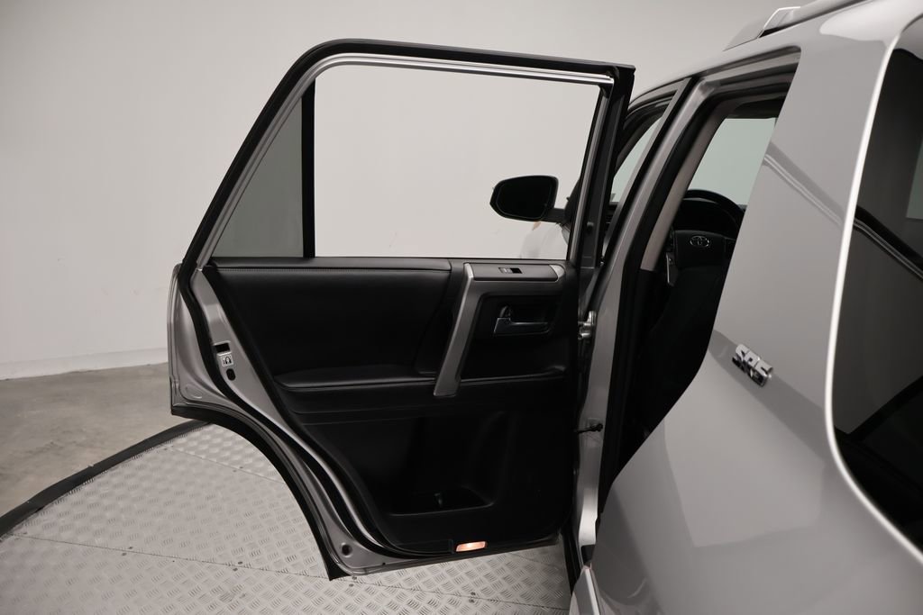Used 2015 Toyota 4Runner SR5 RWD image 21
