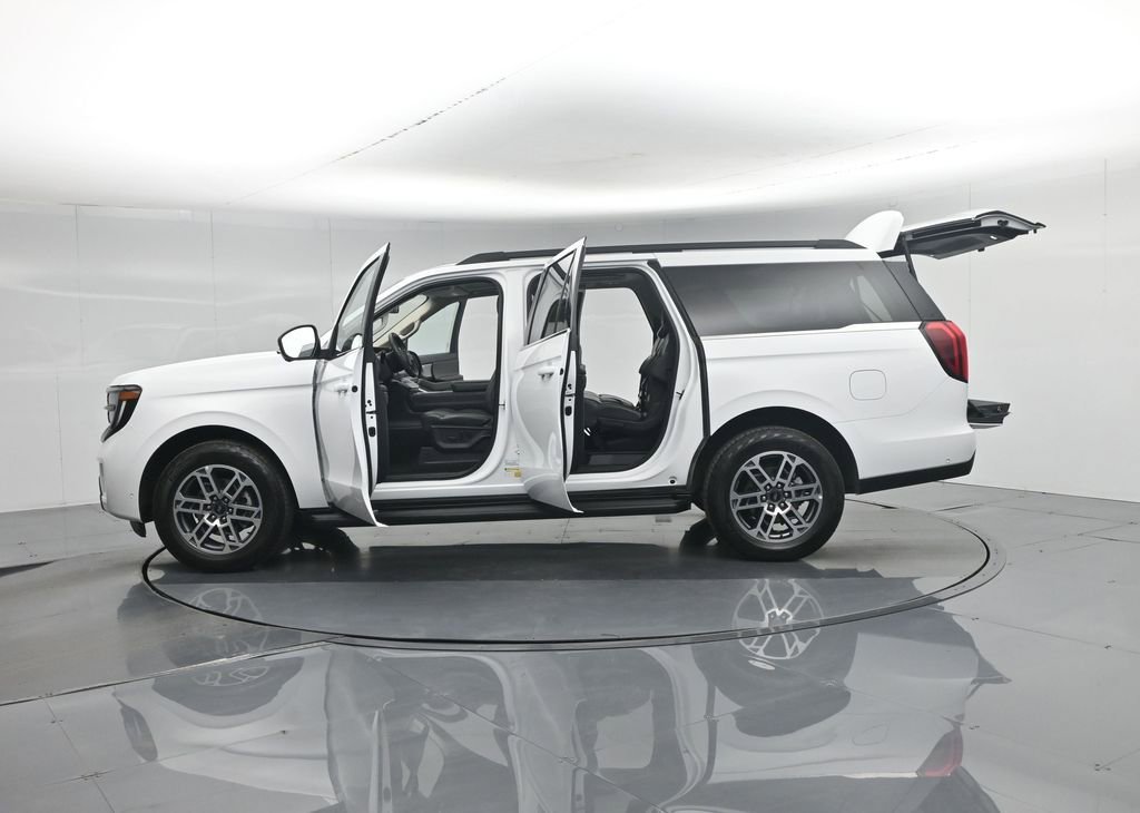 Used 2025 Ford Expedition Max Active AWD/4WD image 41