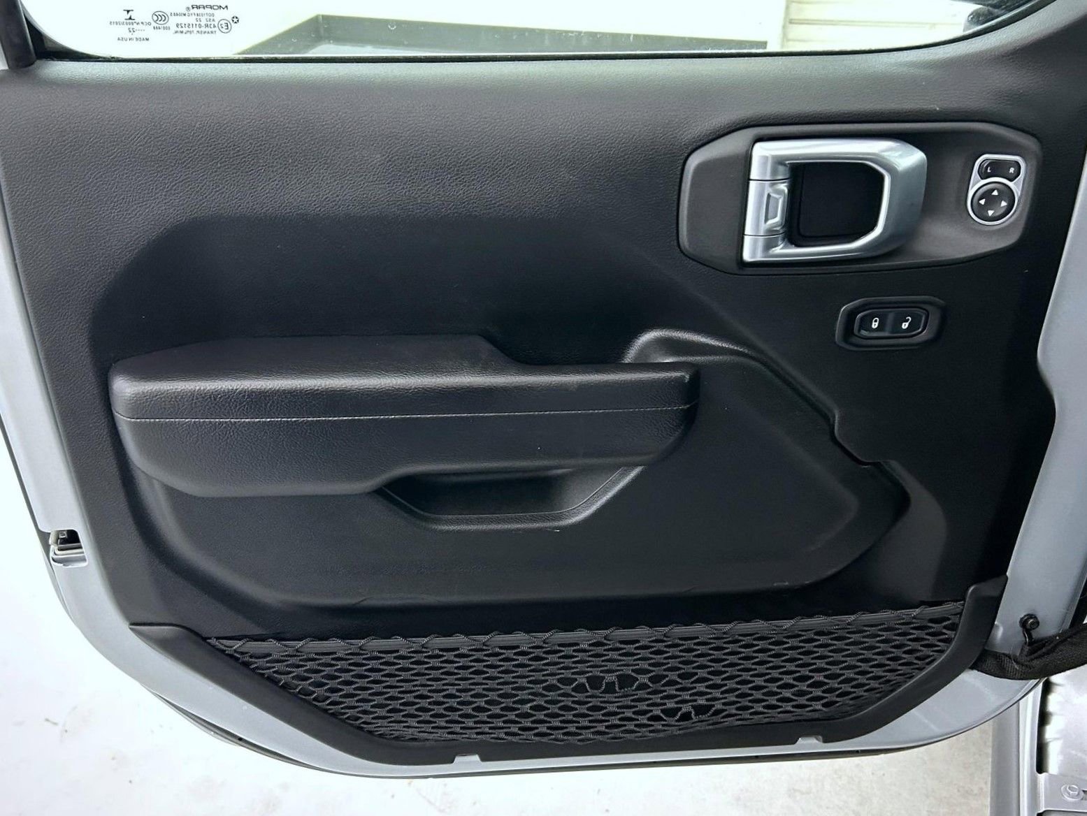 Used 2022 Jeep Gladiator Willys image 9