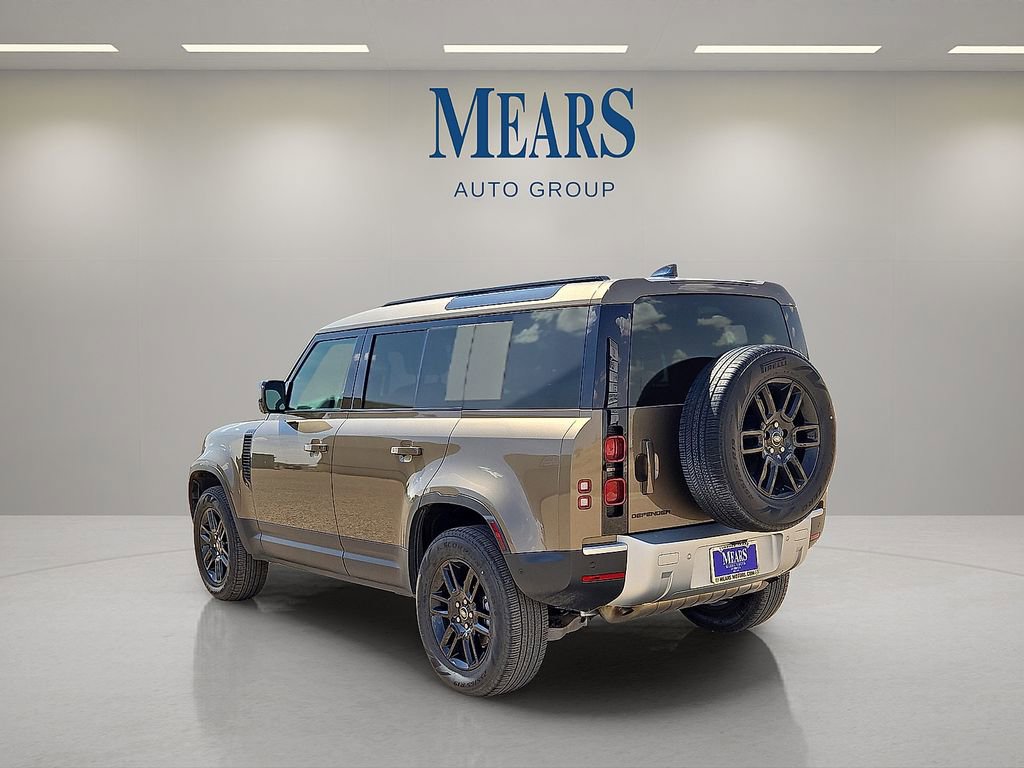 Used 2025 Land Rover Defender 110 S image 3