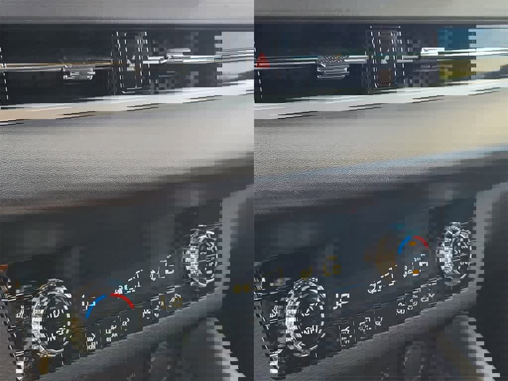 Used 2024 Mitsubishi Outlander SE image 30