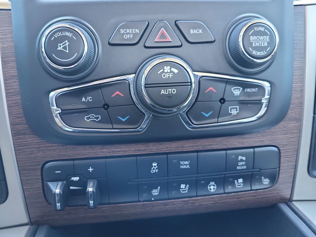 Used 2017 RAM 1500 Laramie AWD/4WD image 19
