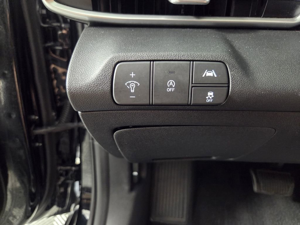 Used 2021 Hyundai Elantra SE image 21