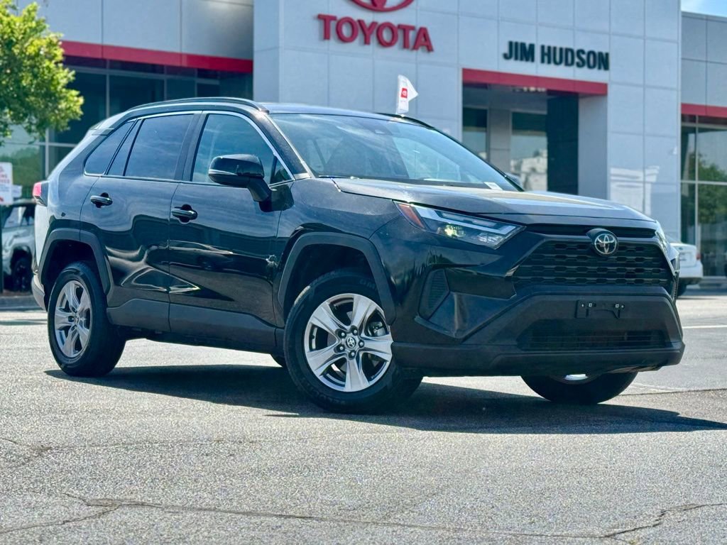Used 2024 Toyota RAV4 XLE FWD image 2
