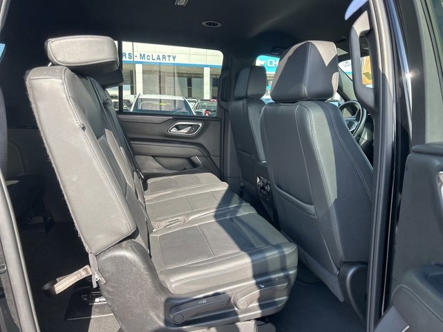 Used 2024 Chevrolet Suburban LT image 31