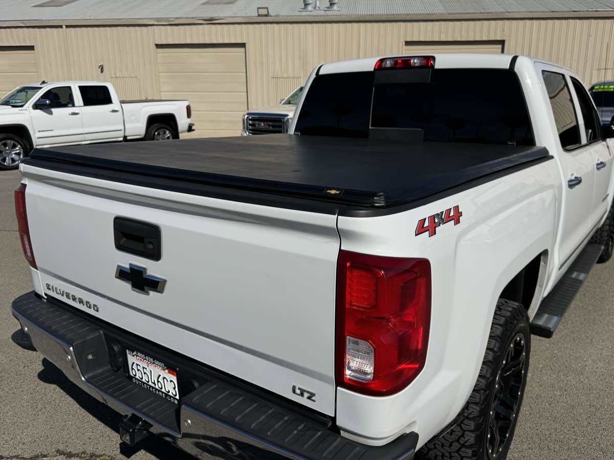 Used 2018 Chevrolet Silverado 1500 LTZ w/ Sport Package AWD/4WD image 10