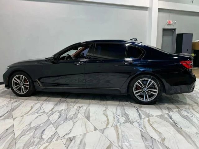 Used 2018 BMW 750i xDrive image 10