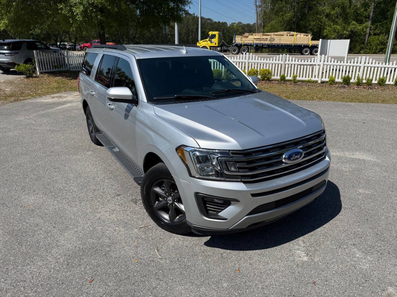 Used 2019 Ford Expedition Max XLT w/ Equipment Group 202A AWD/4WD image 13
