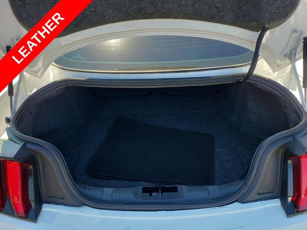Used 2020 Ford Mustang Premium RWD image 8