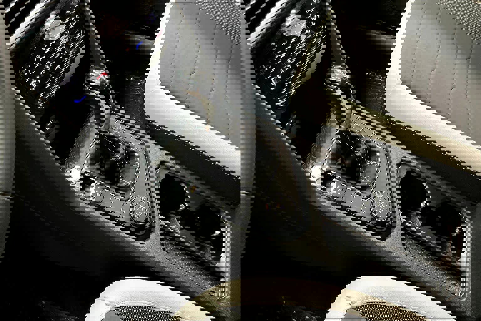 New 2026 Volkswagen Taos SE image 10