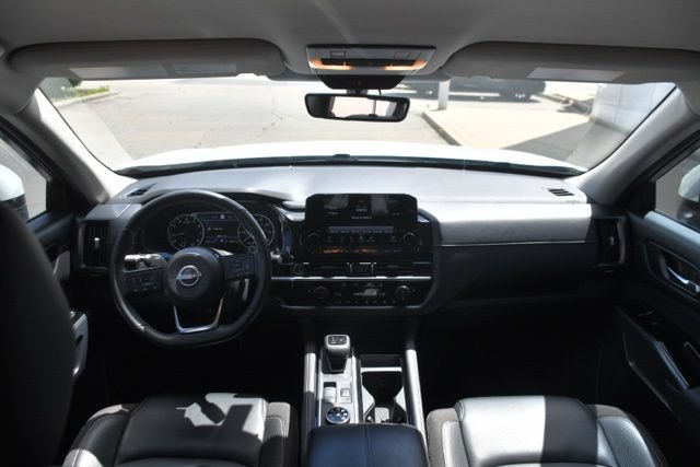 Used 2023 Nissan Pathfinder SL w/ Lighting Package (N92) AWD/4WD image 12