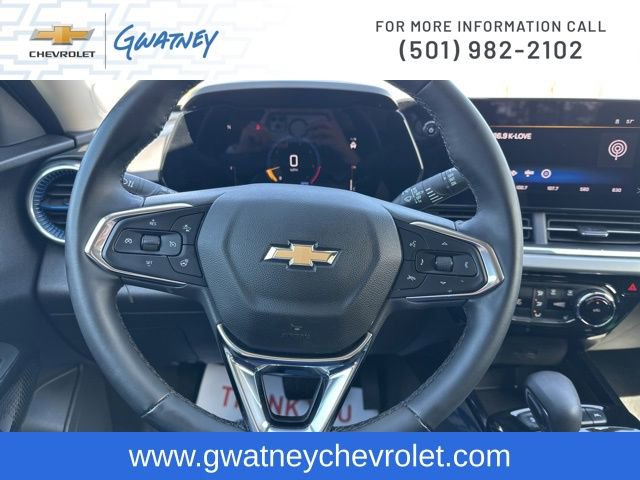 Used 2025 Chevrolet Trax LT w/ LT Convenience Package image 16