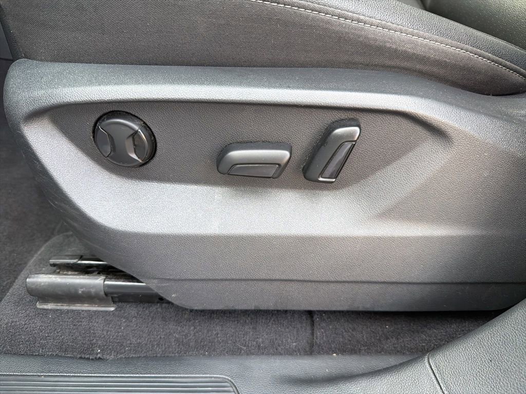 Used 2019 Volkswagen Atlas SE w/ Towing Package image 13