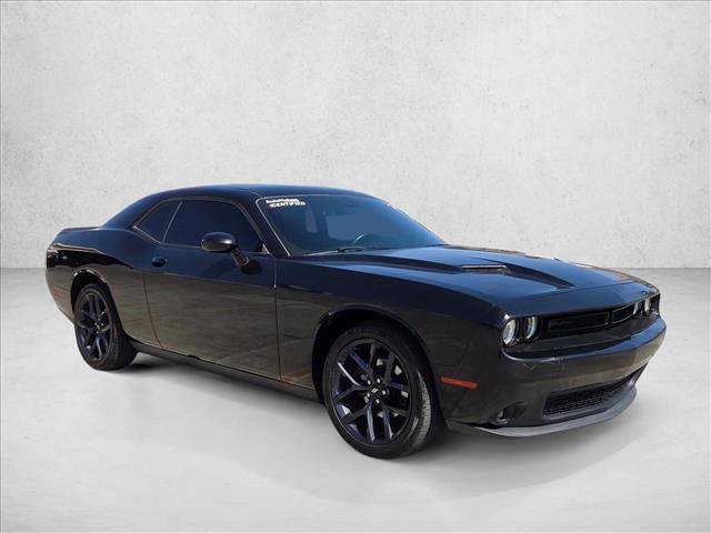 Used 2019 Dodge Challenger SXT w/ Blacktop Package RWD image 3