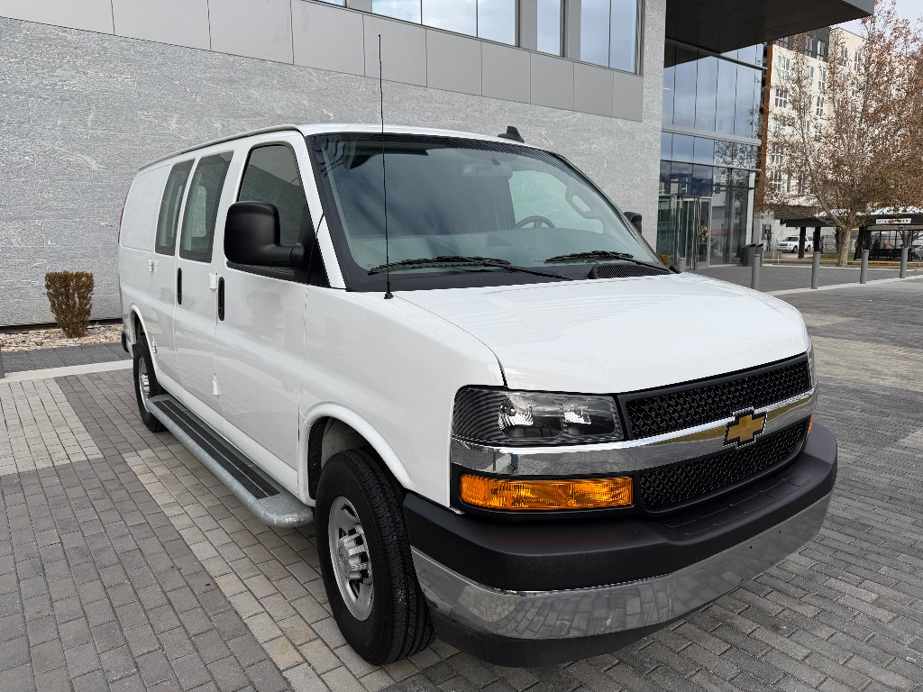Used 2024 Chevrolet Express 2500 w/ Driver Convenience Package image 5
