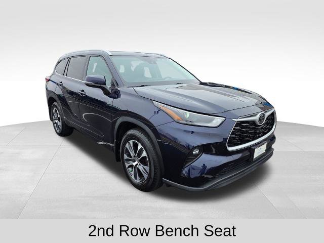 Used 2022 Toyota Highlander XLE image 12