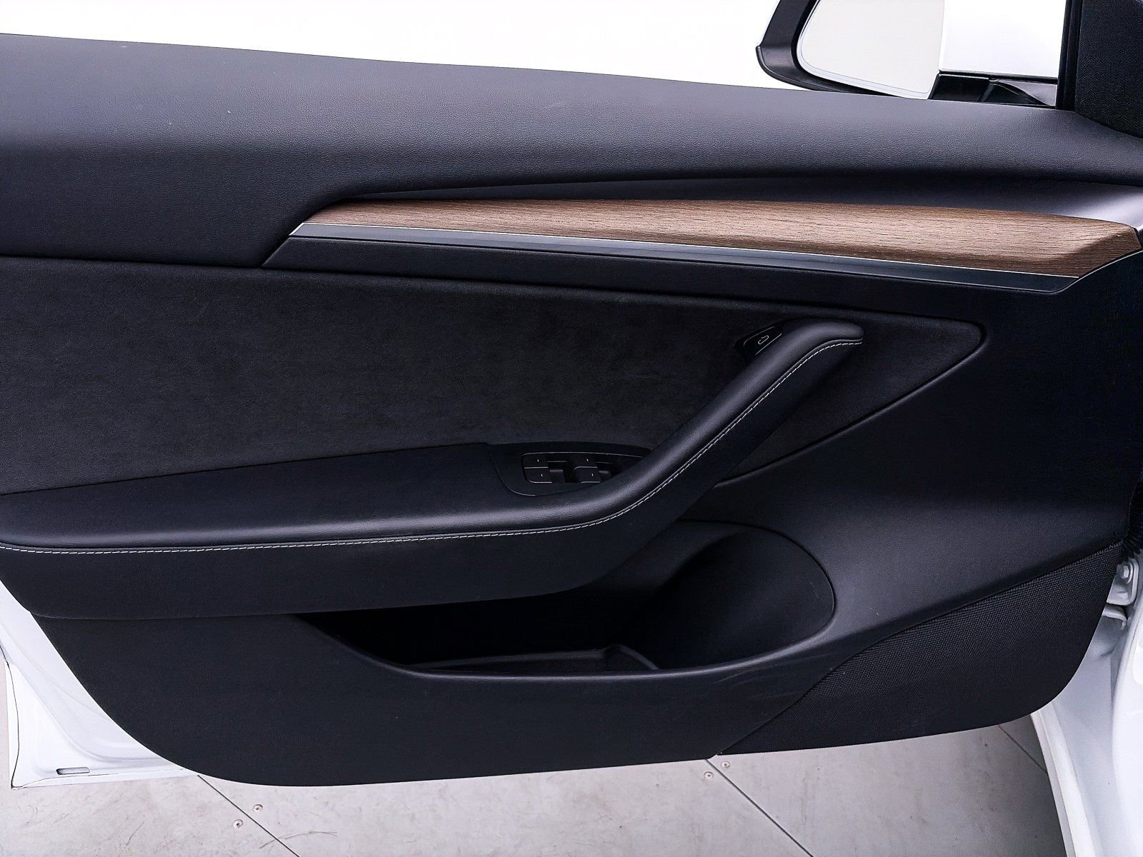 Used 2023 Tesla Model 3 Standard Range image 15