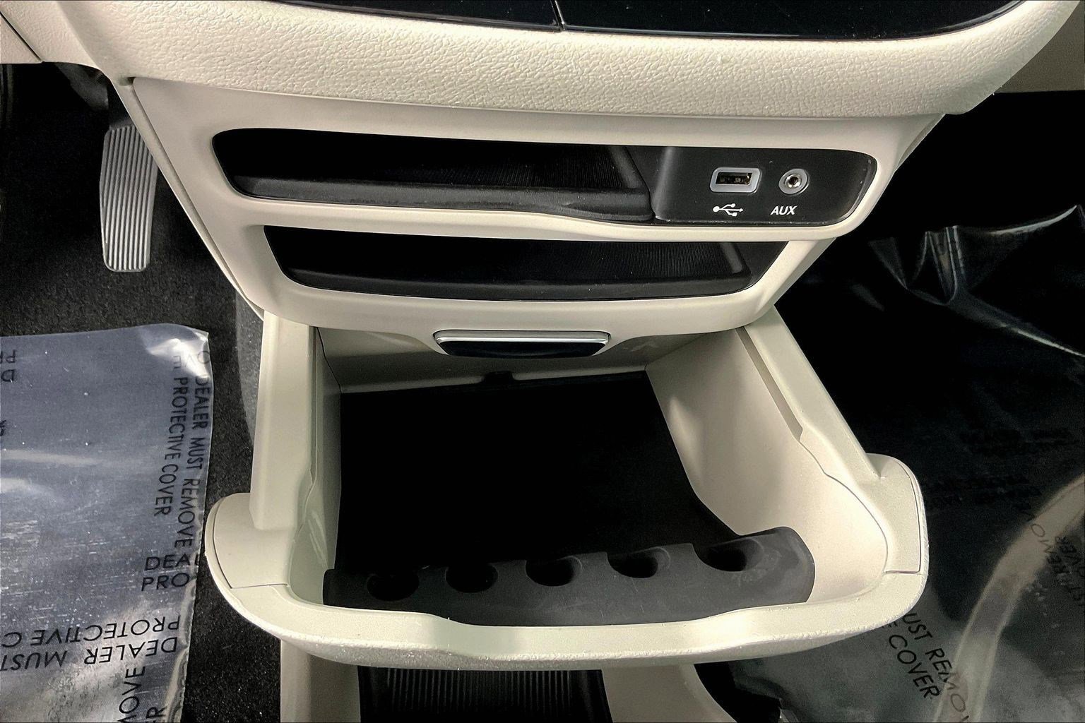 Used 2020 Chrysler Voyager LX w/ Cold Weather Group image 15