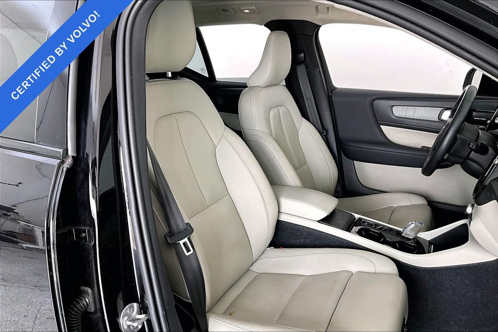 Certified 2024 Volvo XC40 B5 Plus w/ Protection Package Premier AWD/4WD image 8