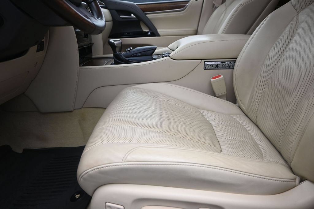 Certified 2021 Lexus LX 570 4WD w/ Luxury Package image 13
